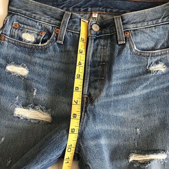 LEVI'S Women’s 26 X 28 The Wedgie Ankle Jeans Distressed Button Fly Style 22861 - Picture 7 of 11